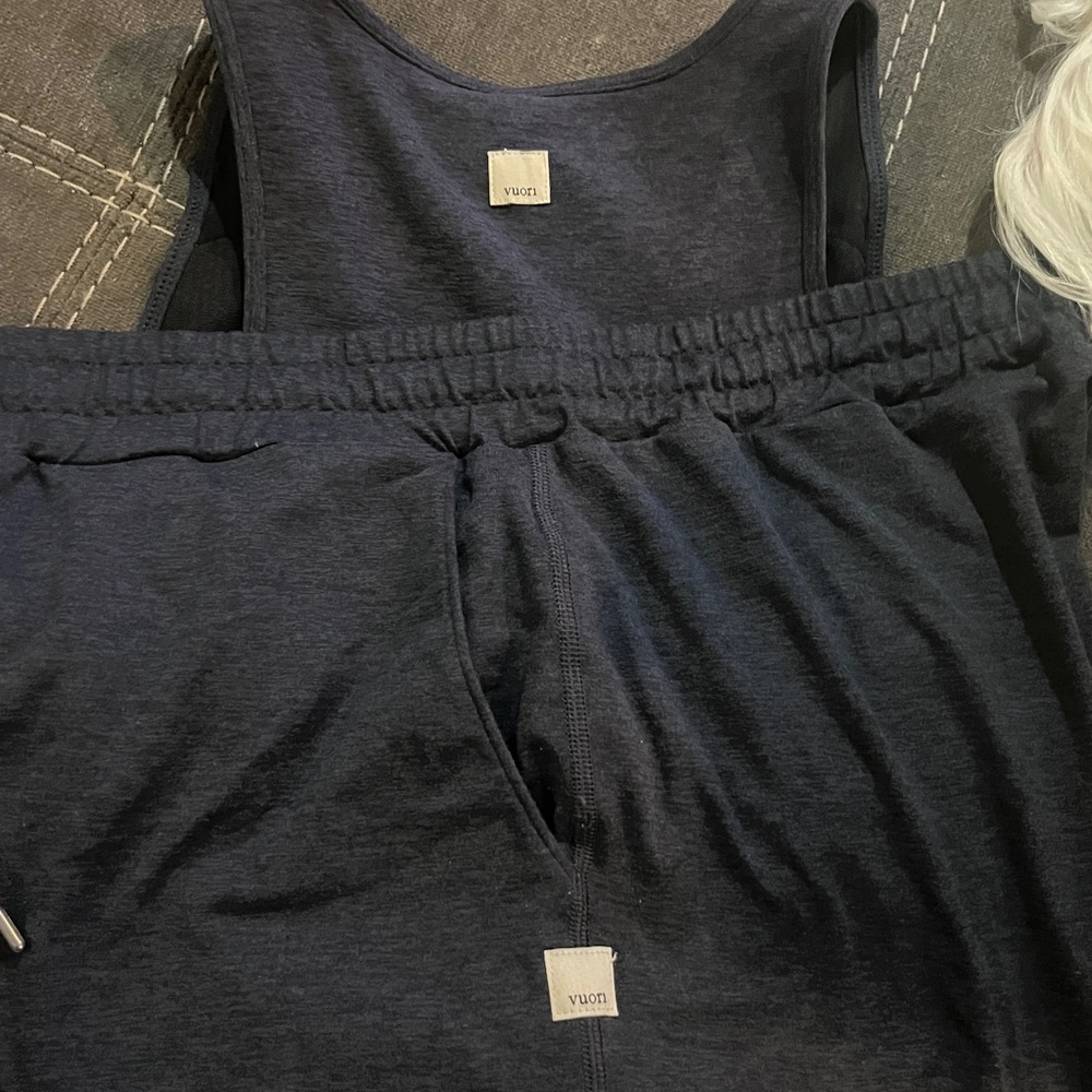 Vuori Dream knit midnight heather performance jogger and Plyo tank set - Lg/Xl - Picture 10 of 10